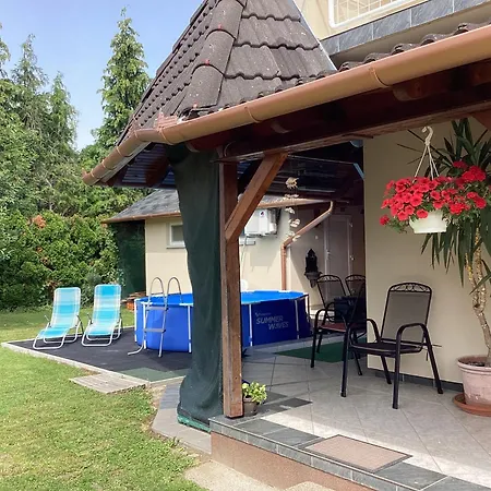 Semesterbostad Sueti Nyaralo