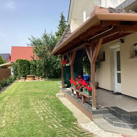 بيت للعطل Sueti Nyaralo