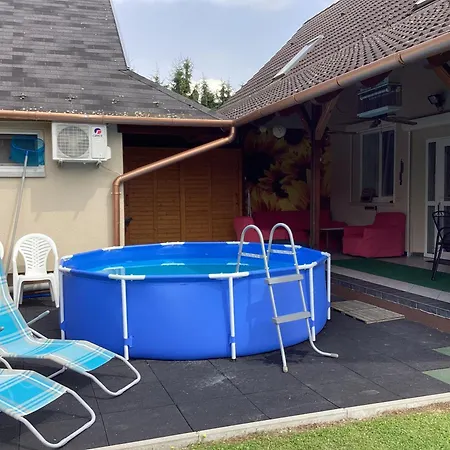 بيت للعطل Sueti Nyaralo Balatonmáriafürdő
